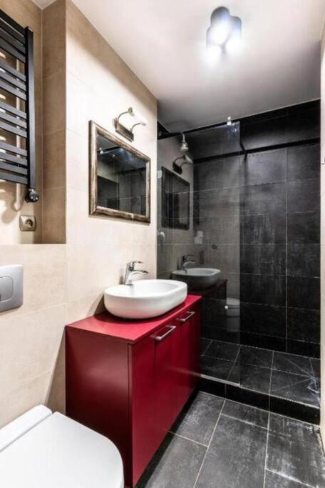 Zamkniete Center Twarda - Spacious One Bedroom Appartement