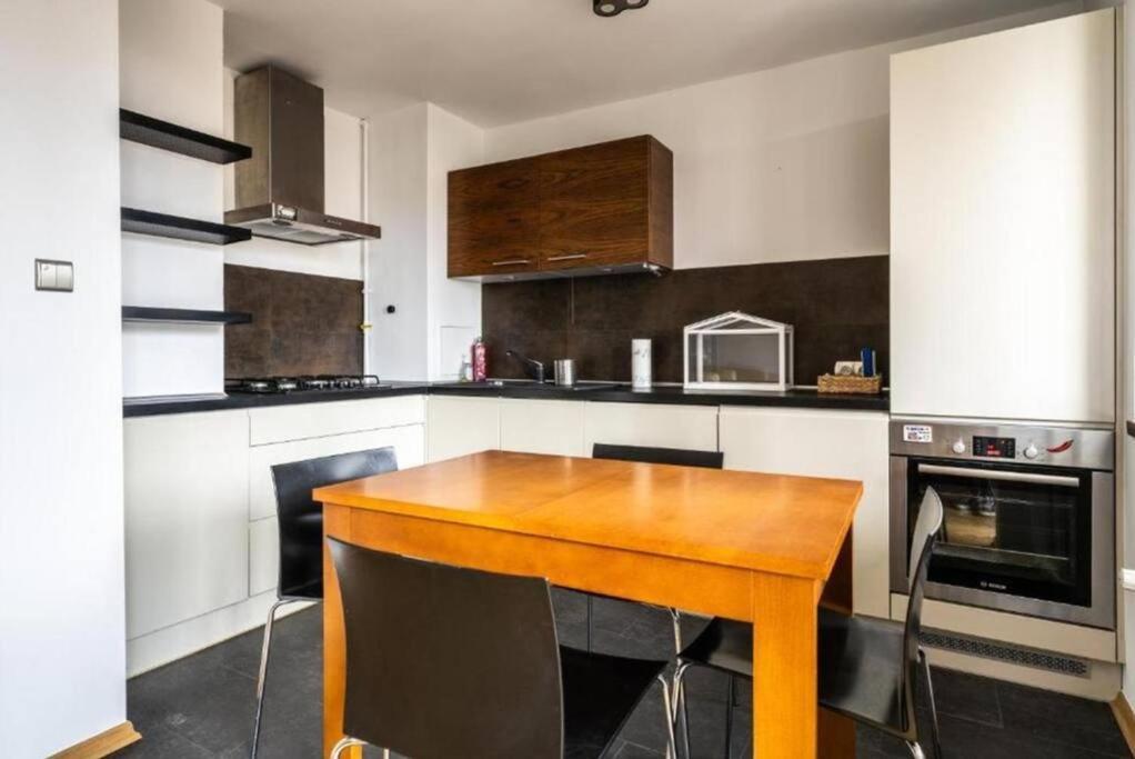Zamkniete Center Twarda - Spacious One Bedroom * Warszawa